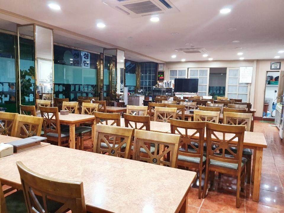 Myungsung Youth Town Gyeongju Esterno foto